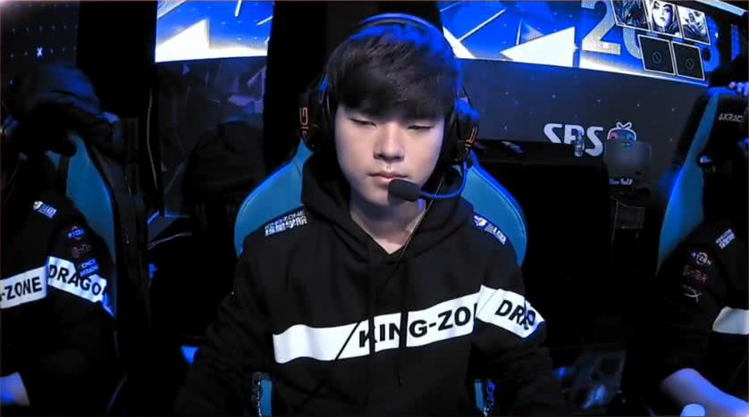 全场观众站 全场观众站