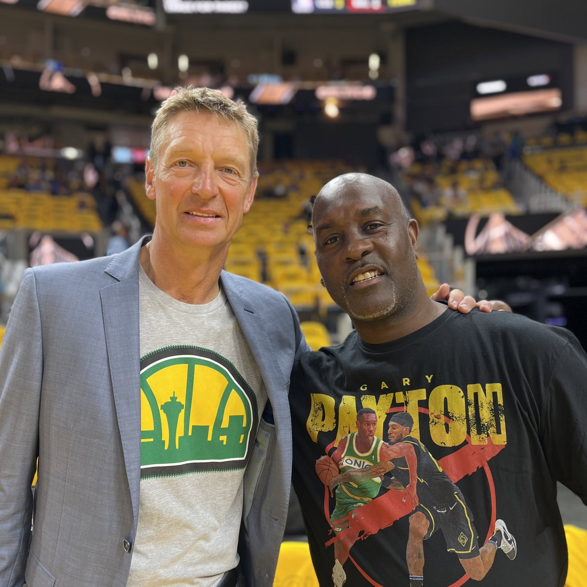 这比在社媒 这比在社媒